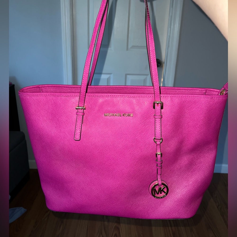 Micheal Kors Large Pink Purse